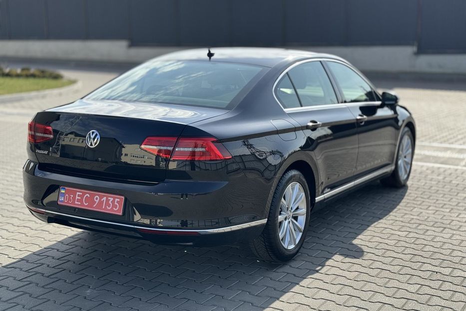 Продам Volkswagen Passat B8 HighLine 2018 года в Луцке