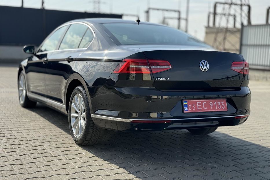 Продам Volkswagen Passat B8 HighLine 2018 года в Луцке