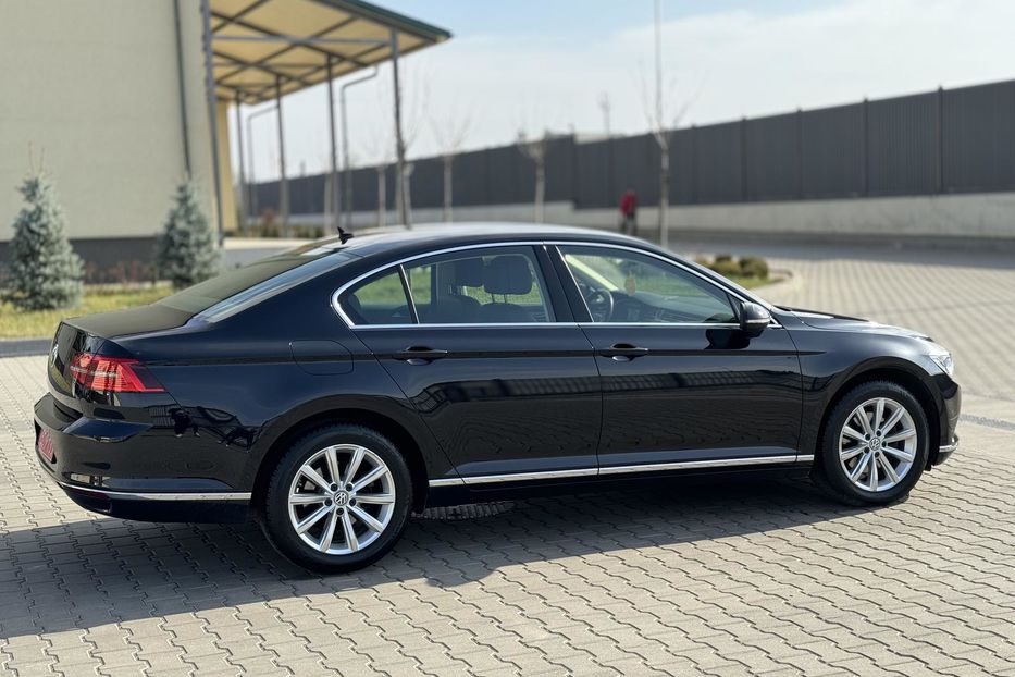 Продам Volkswagen Passat B8 HighLine 2018 года в Луцке