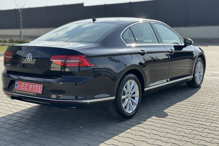 Продам Volkswagen Passat B8 HighLine 2018 года в Луцке