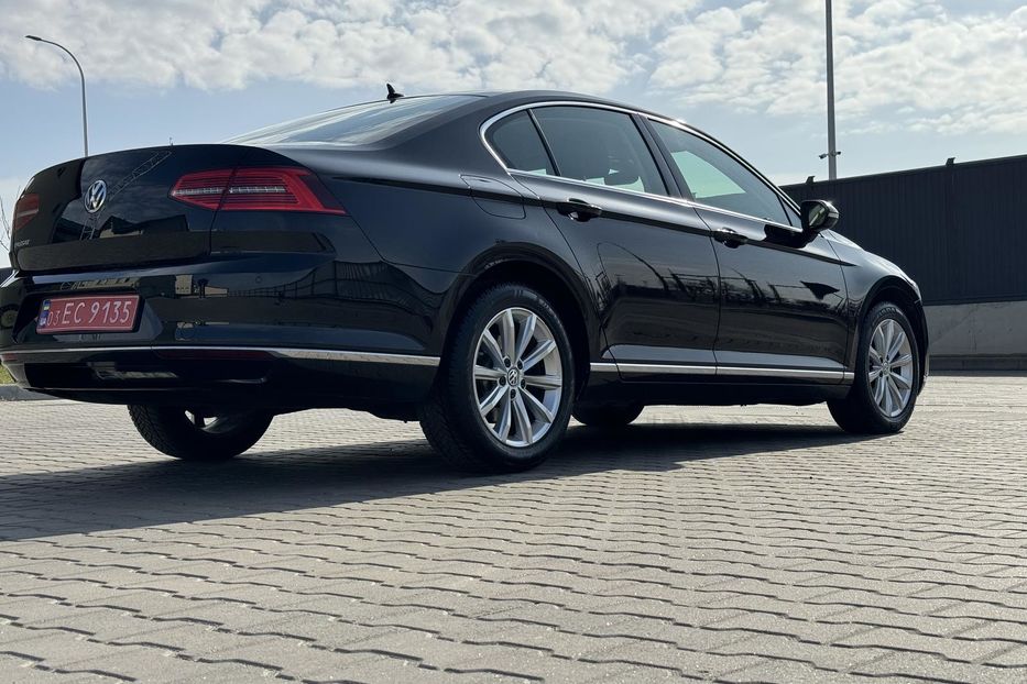 Продам Volkswagen Passat B8 HighLine 2018 года в Луцке