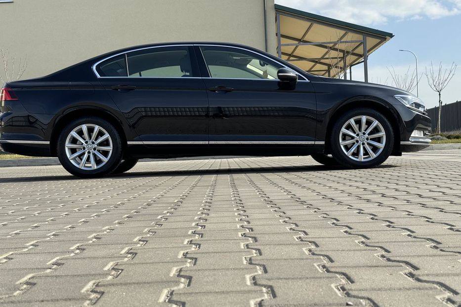 Продам Volkswagen Passat B8 HighLine 2018 года в Луцке