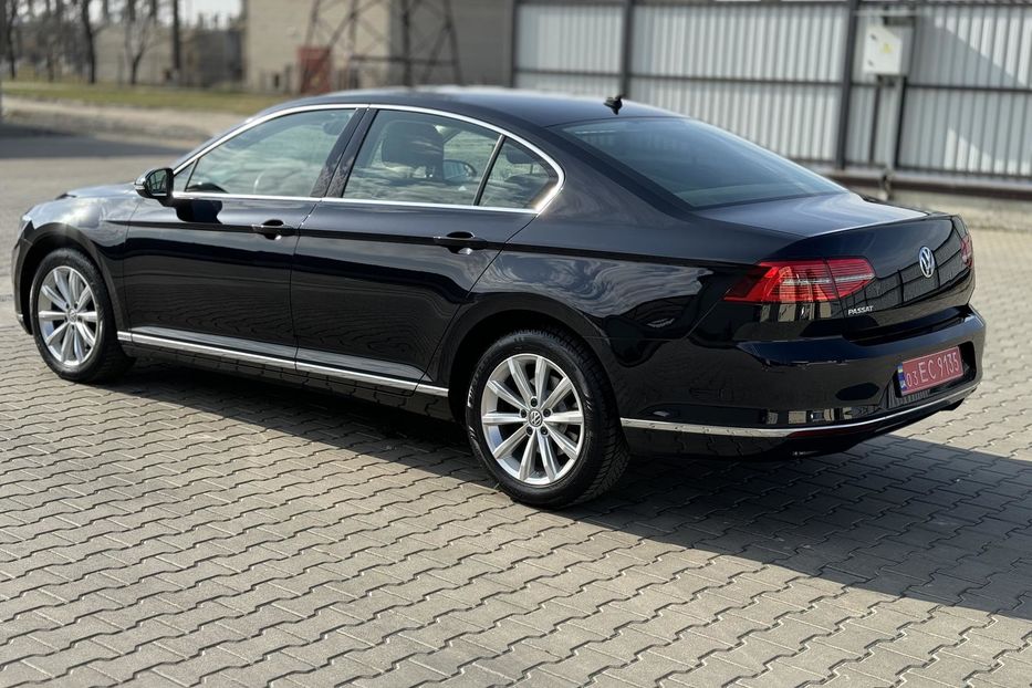 Продам Volkswagen Passat B8 HighLine 2018 года в Луцке