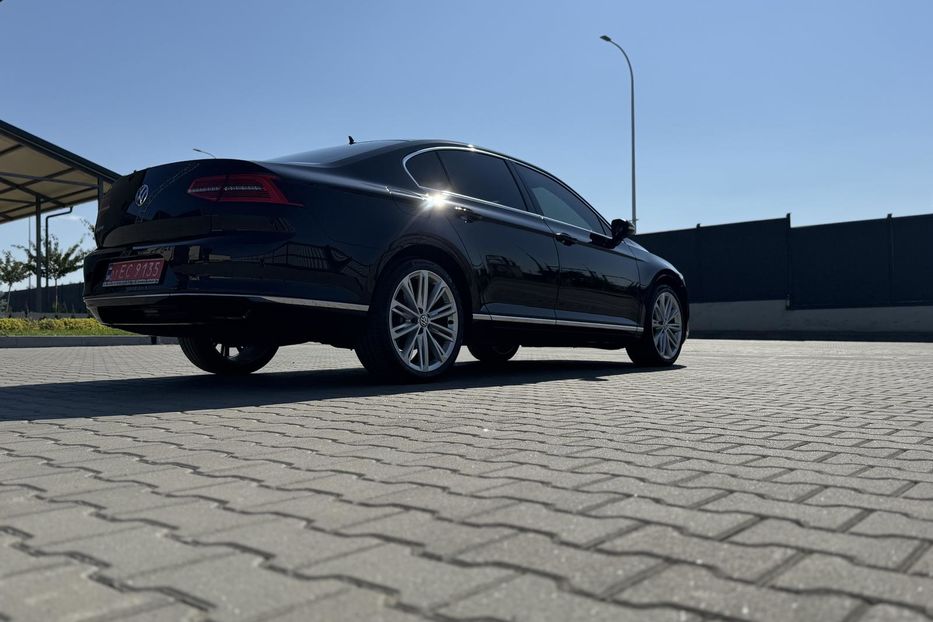 Продам Volkswagen Passat B8 HighLine 2018 года в Луцке