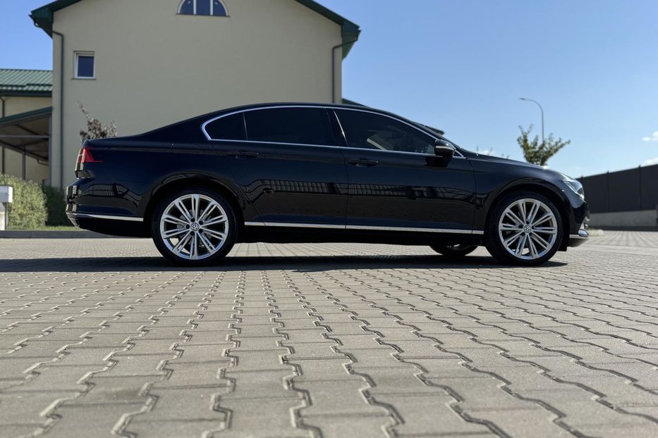 Продам Volkswagen Passat B8 HighLine 2018 года в Луцке