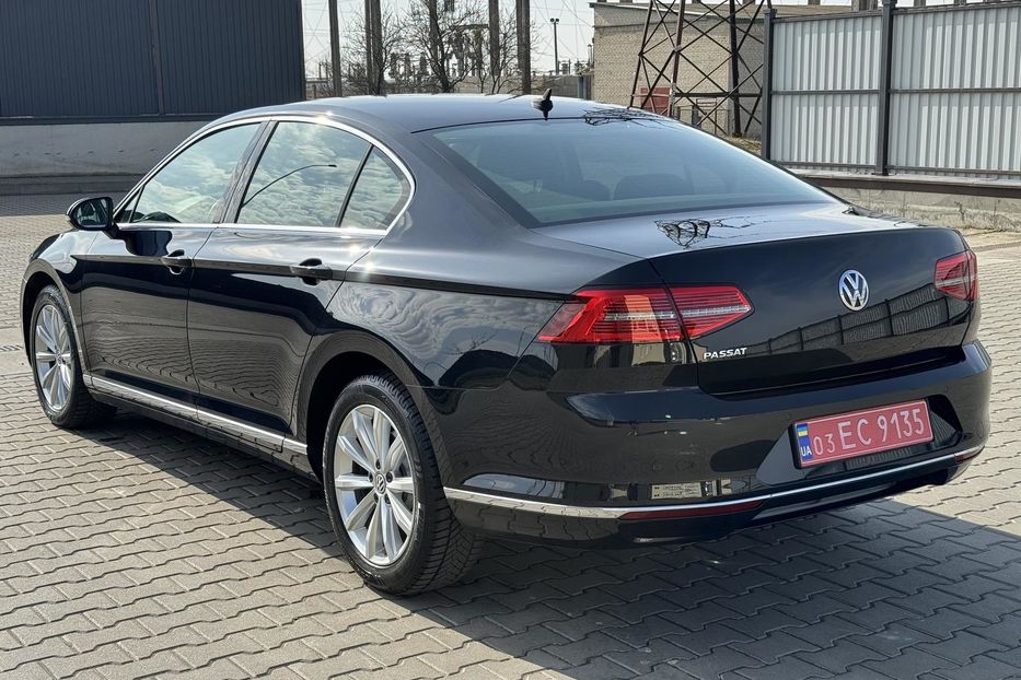 Продам Volkswagen Passat B8 HighLine 2018 года в Луцке