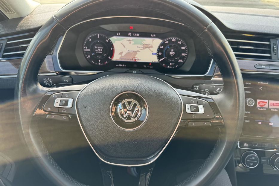 Продам Volkswagen Passat B8 HighLine 2018 года в Луцке