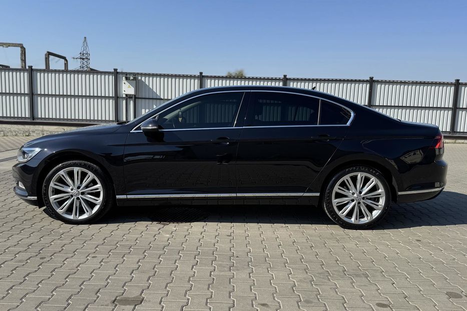 Продам Volkswagen Passat B8 HighLine 2018 года в Луцке