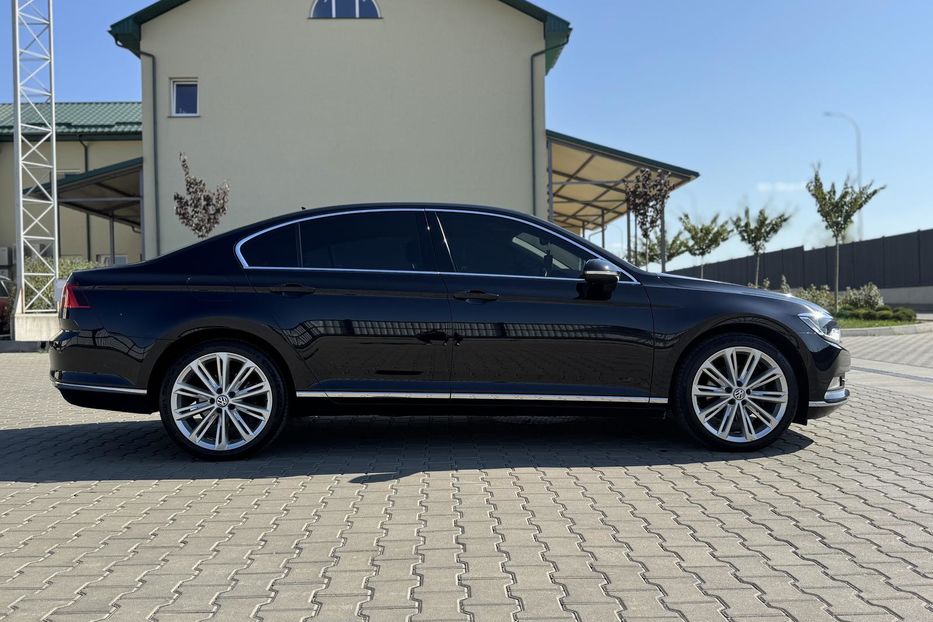 Продам Volkswagen Passat B8 HighLine 2018 года в Луцке