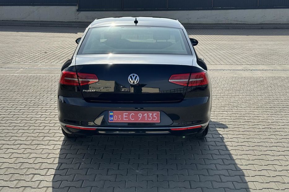 Продам Volkswagen Passat B8 HighLine 2018 года в Луцке