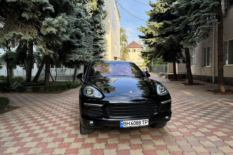 Продам Porsche Cayenne Plug-in Hybrid 2016 года в Одессе