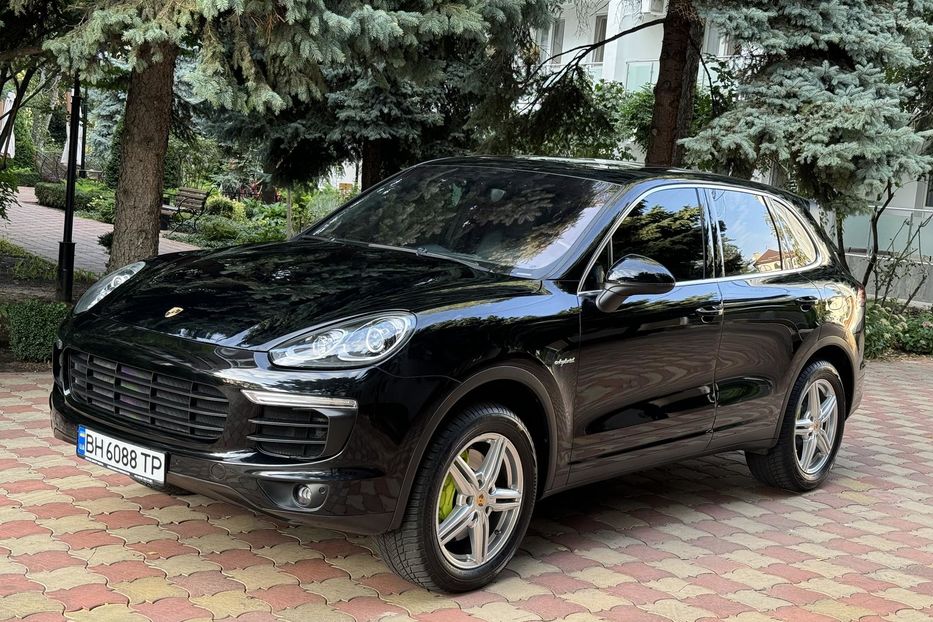 Продам Porsche Cayenne Plug-in Hybrid 2016 года в Одессе