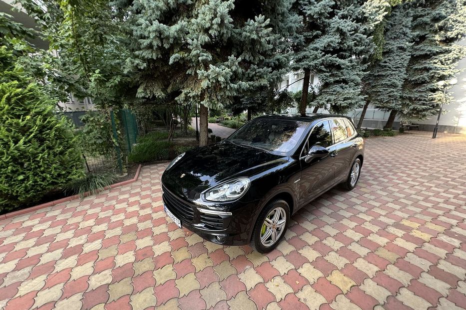 Продам Porsche Cayenne Plug-in Hybrid 2016 года в Одессе