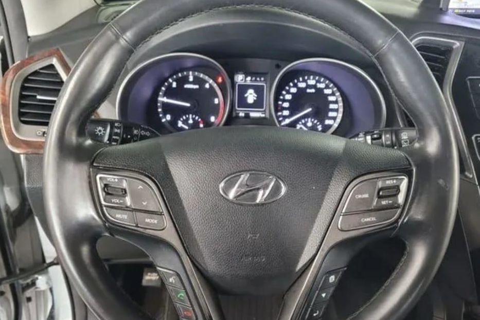 Продам Hyundai Santa FE 2.0D 2015 года в Киеве