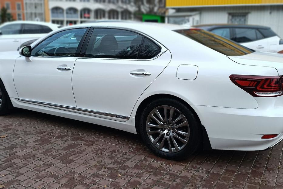 Продам Lexus LS 600 600hl 2013 года в Одессе