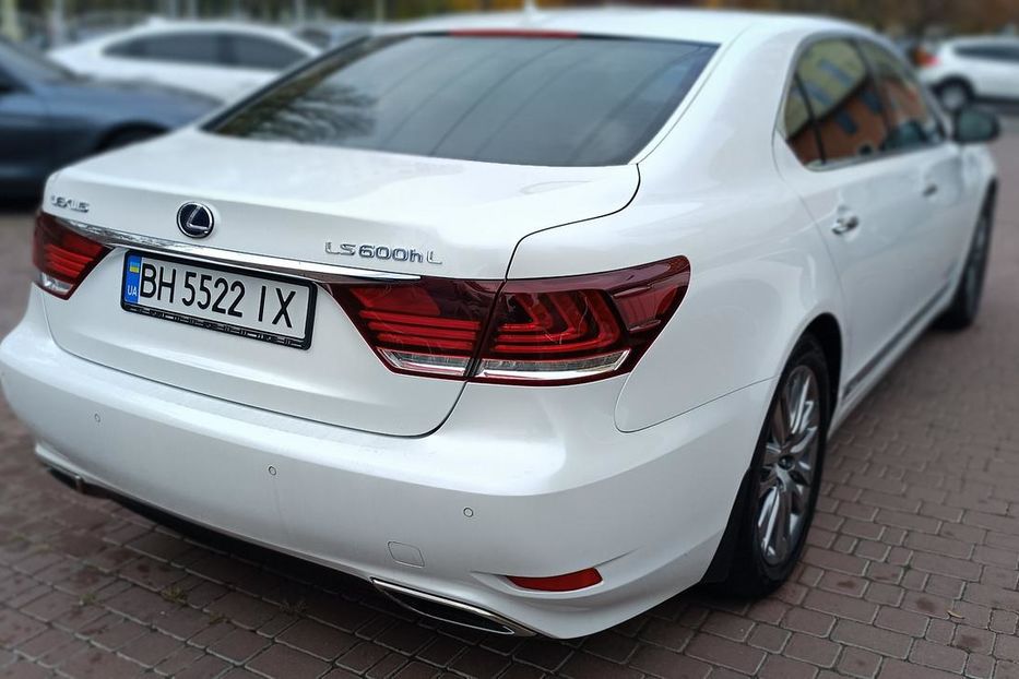 Продам Lexus LS 600 600hl 2013 года в Одессе