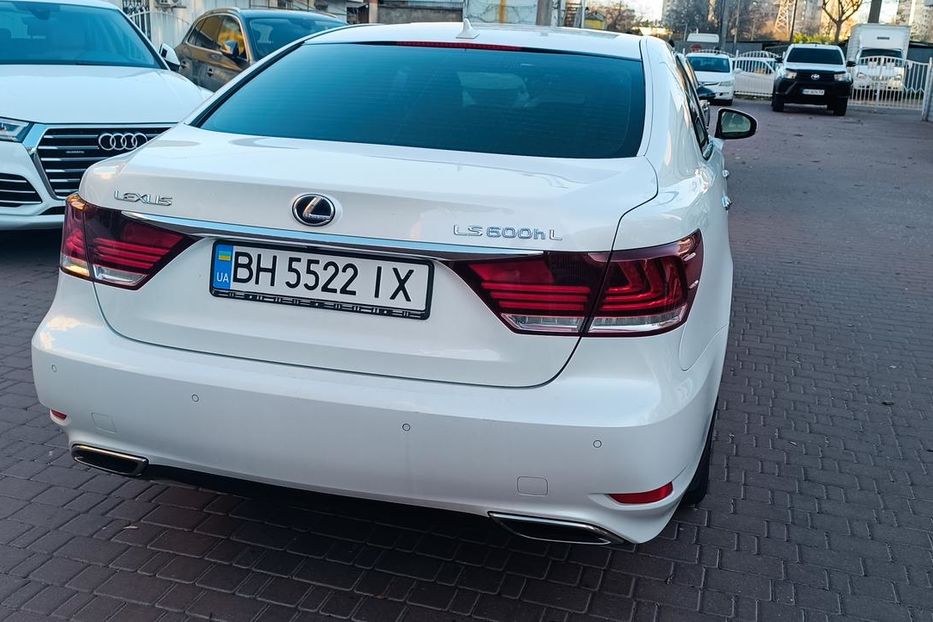 Продам Lexus LS 600 600hl 2013 года в Одессе