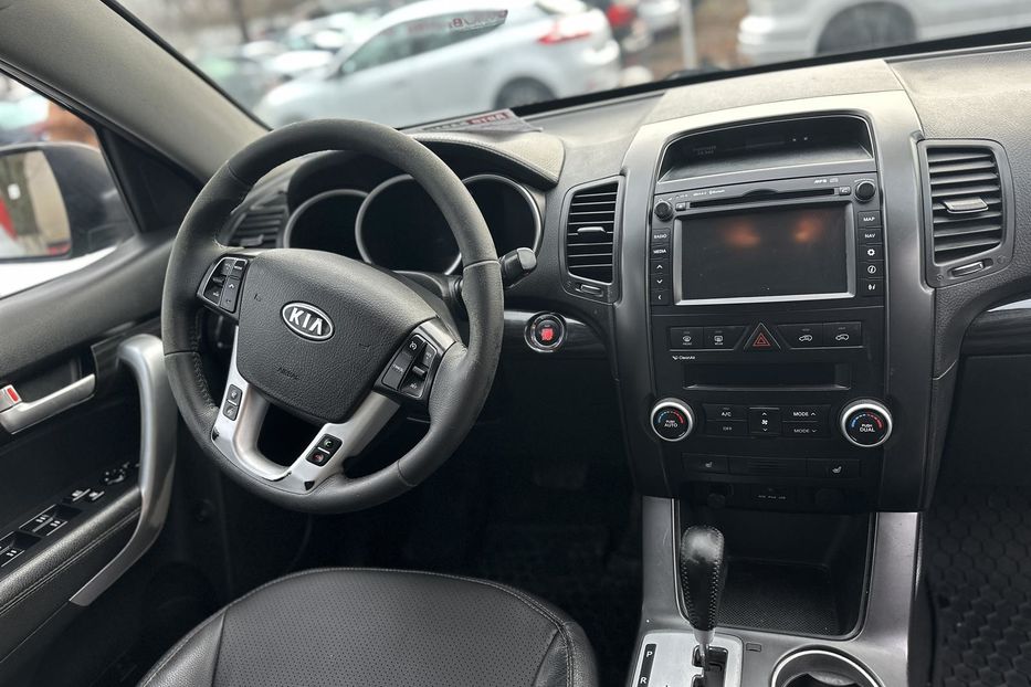 Продам Kia Sorento 2011 года в Луцке