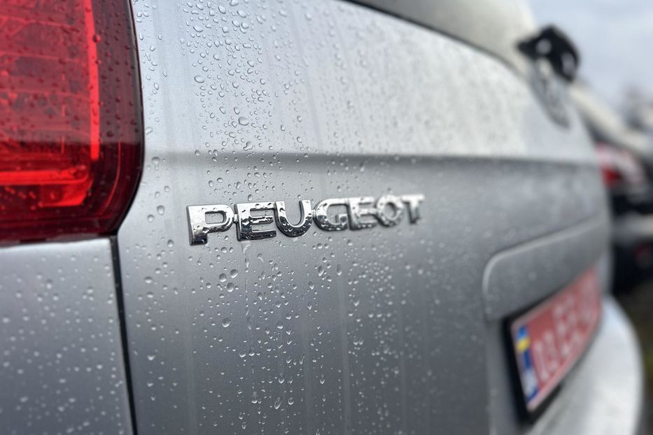 Продам Peugeot 5008 2014 года в Луцке