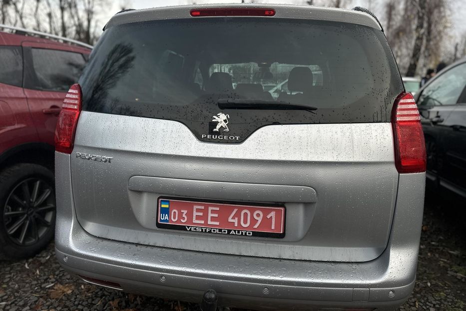 Продам Peugeot 5008 2014 года в Луцке