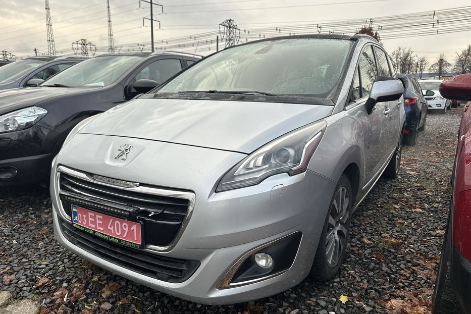 Продам Peugeot 5008 2014 года в Луцке