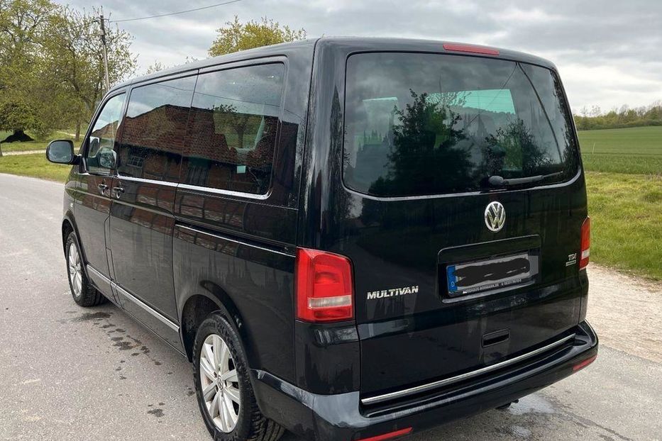 Продам Volkswagen T5 (Transporter) пасс. 2011 года в Львове