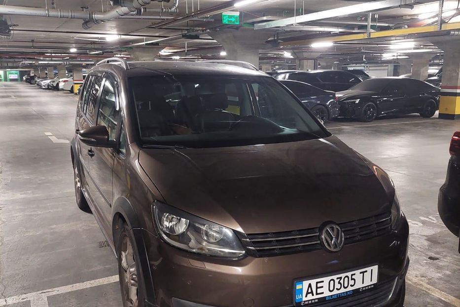 Продам Volkswagen Cross Touran 2011 года в Днепре