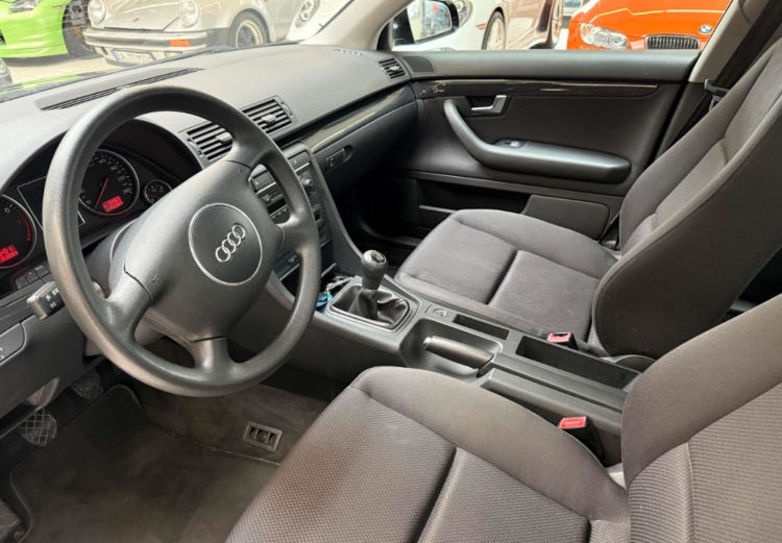 Продам Audi A4 2004 года в Киеве