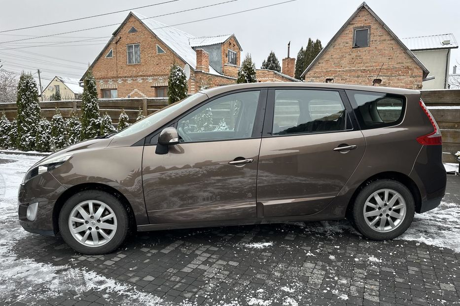 Продам Renault Grand Scenic 2012 года в Луцке