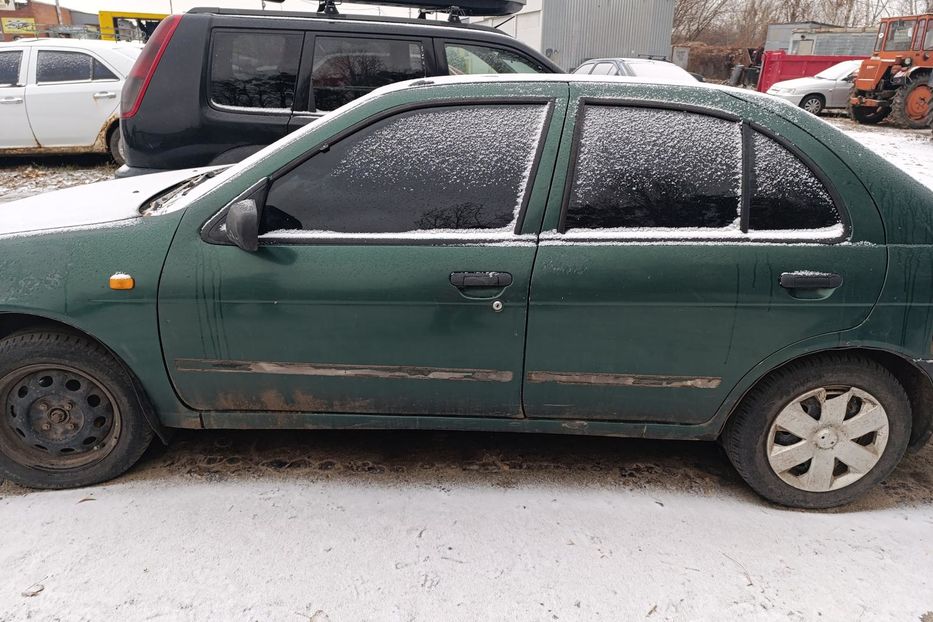 Продам Nissan Almera 1996 года в Харькове