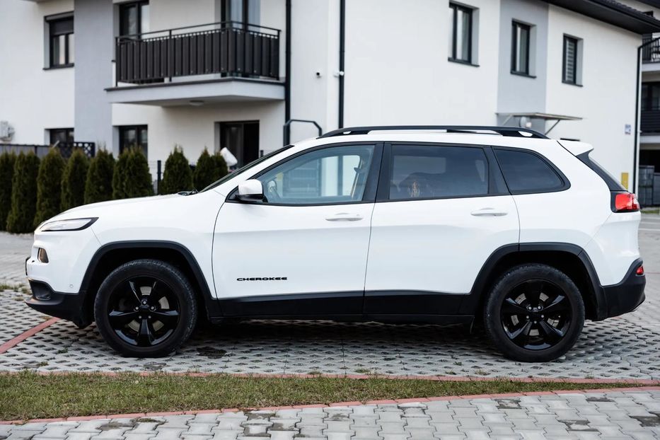 Продам Jeep Cherokee 2015 года в Львове