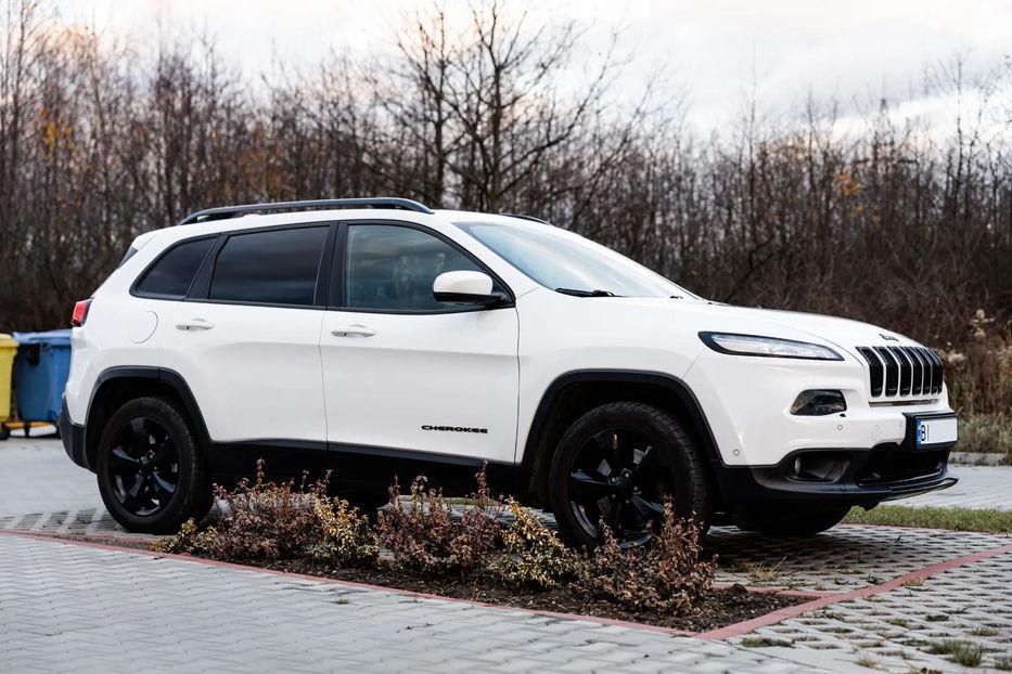 Продам Jeep Cherokee 2015 года в Львове