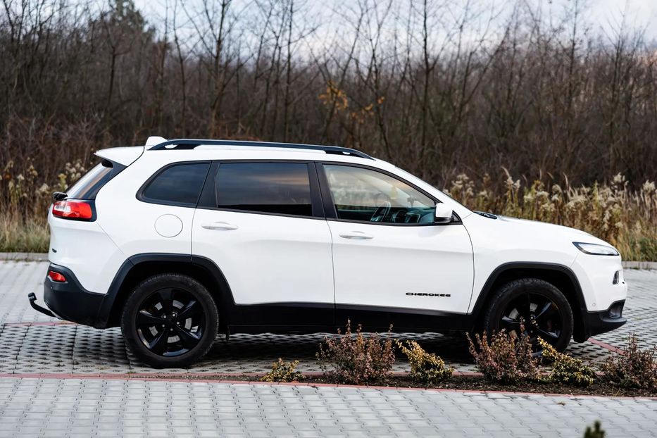 Продам Jeep Cherokee 2015 года в Львове