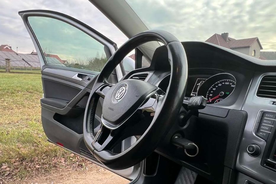 Продам Volkswagen Golf VII 2016 года в Сумах