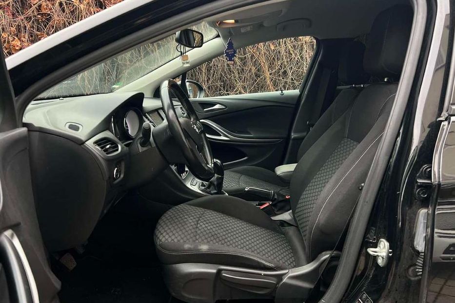 Продам Opel Astra K 2018 года в Житомире