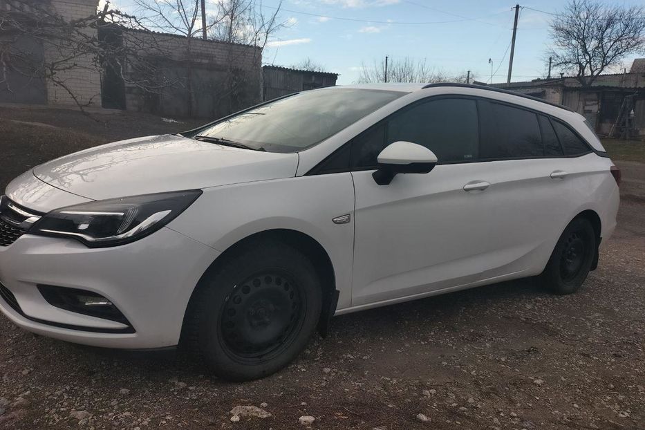 Продам Opel Astra K 2018 года в Днепре