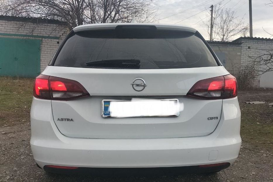 Продам Opel Astra K 2018 года в Днепре