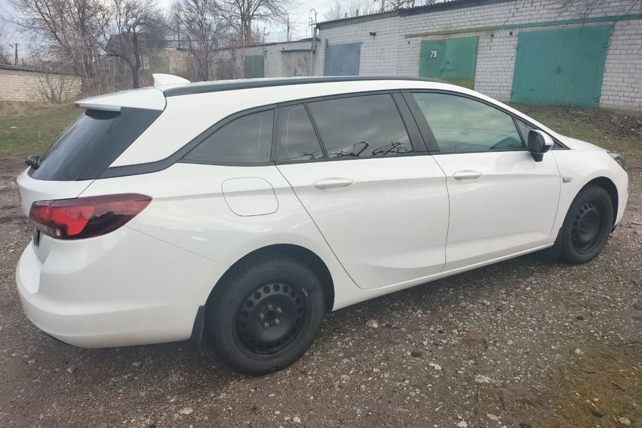 Продам Opel Astra K 2018 года в Днепре