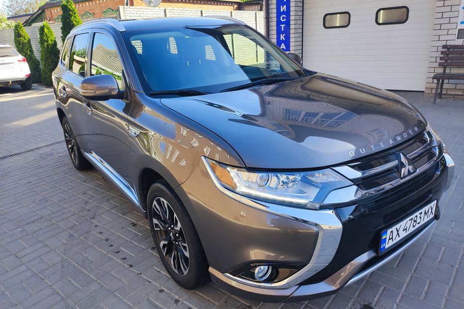 Продам Mitsubishi Outlander P-HEV  2018 года в г. Мерефа, Харьковская область