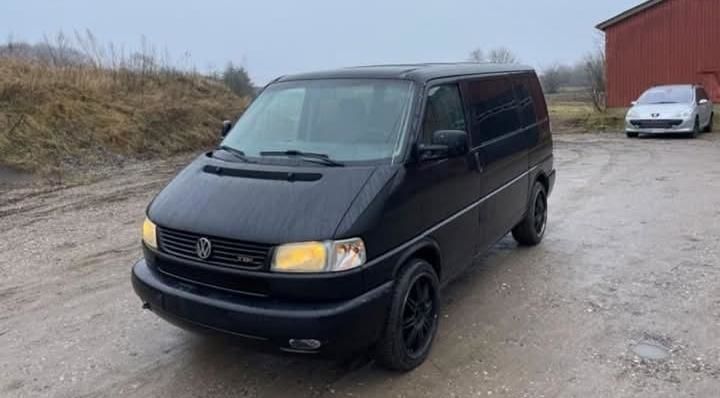 Продам Volkswagen T4 (Transporter) пасс. 2002 года в г. Покровск, Донецкая область