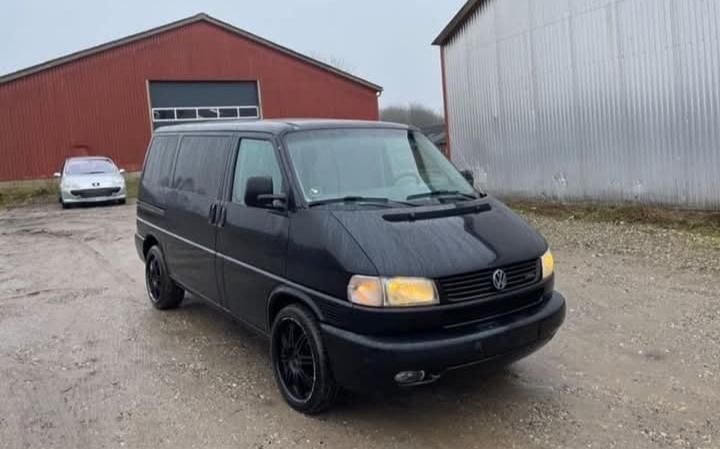 Продам Volkswagen T4 (Transporter) пасс. 2002 года в г. Покровск, Донецкая область