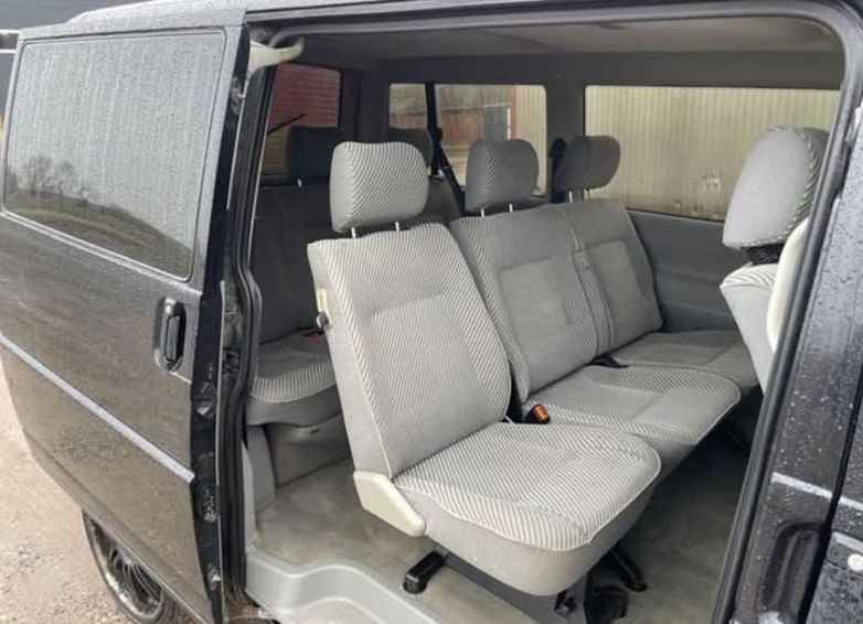 Продам Volkswagen T4 (Transporter) пасс. 2002 года в г. Покровск, Донецкая область