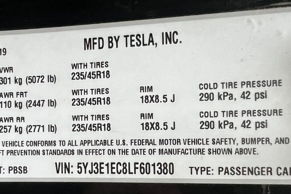 Продам Tesla Model 3 Perfomance 2019 года в Запорожье