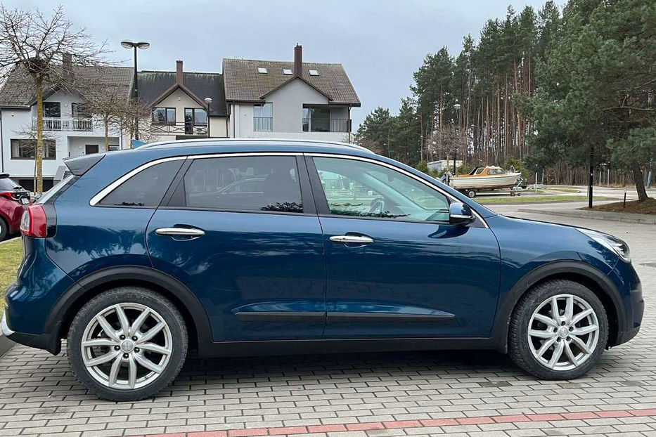 Продам Kia Niro 1.6 GDI DCT (141 к.с.) Hybrid  2019 года в Львове