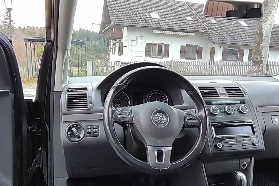 Продам Volkswagen Touran 2012 года в Киеве