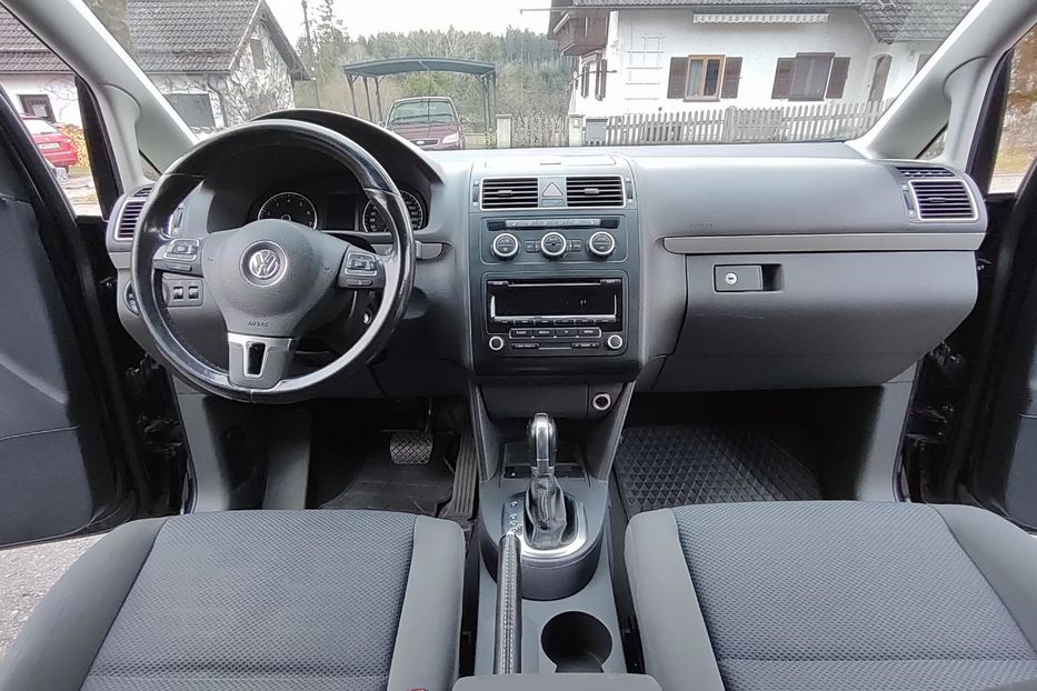 Продам Volkswagen Touran 2012 года в Киеве