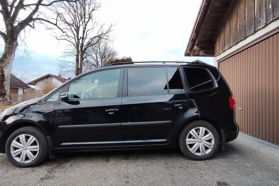 Продам Volkswagen Touran 2012 года в Киеве