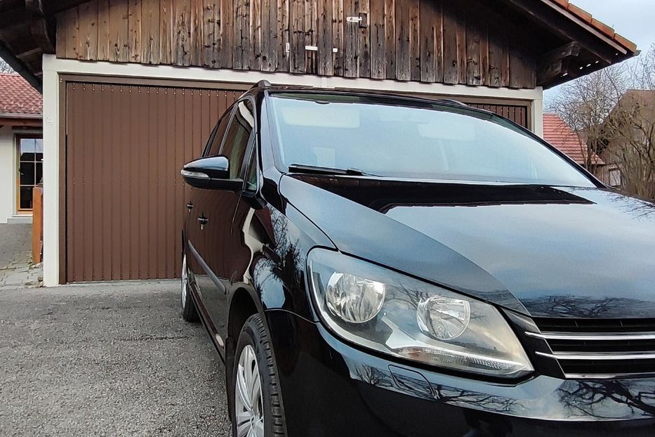 Продам Volkswagen Touran 2012 года в Киеве