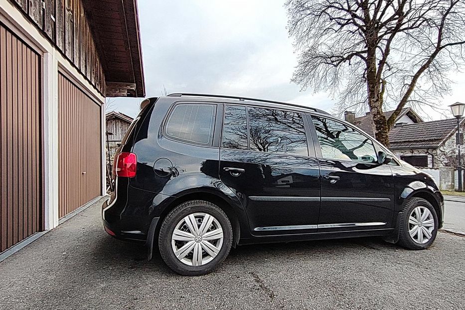 Продам Volkswagen Touran 2012 года в Киеве