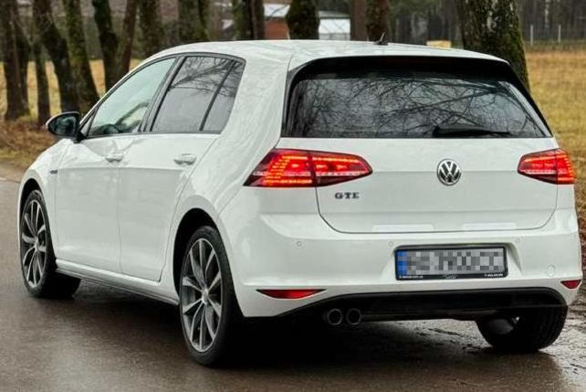 Продам Volkswagen e-Golf 2015 года в Киеве